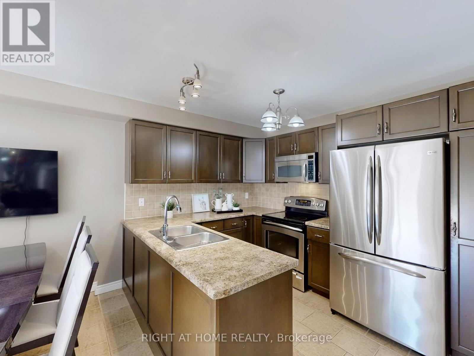 98 Willow Lane, Grimsby, Ontario  L3M 5P7 - Photo 10 - X12514190