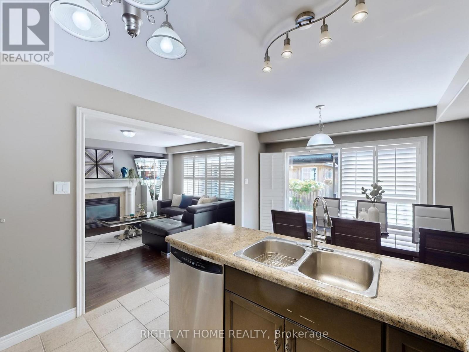 98 Willow Lane, Grimsby, Ontario  L3M 5P7 - Photo 13 - X12514190