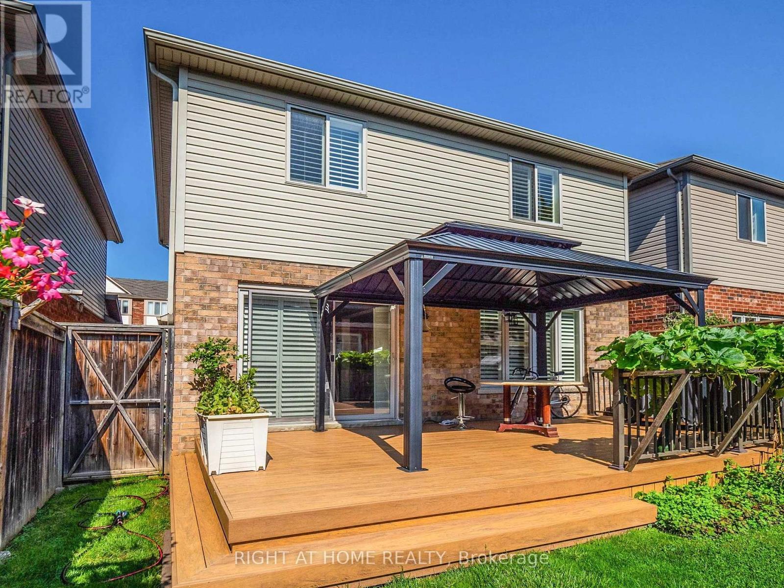 98 Willow Lane, Grimsby, Ontario  L3M 5P7 - Photo 47 - X12514190