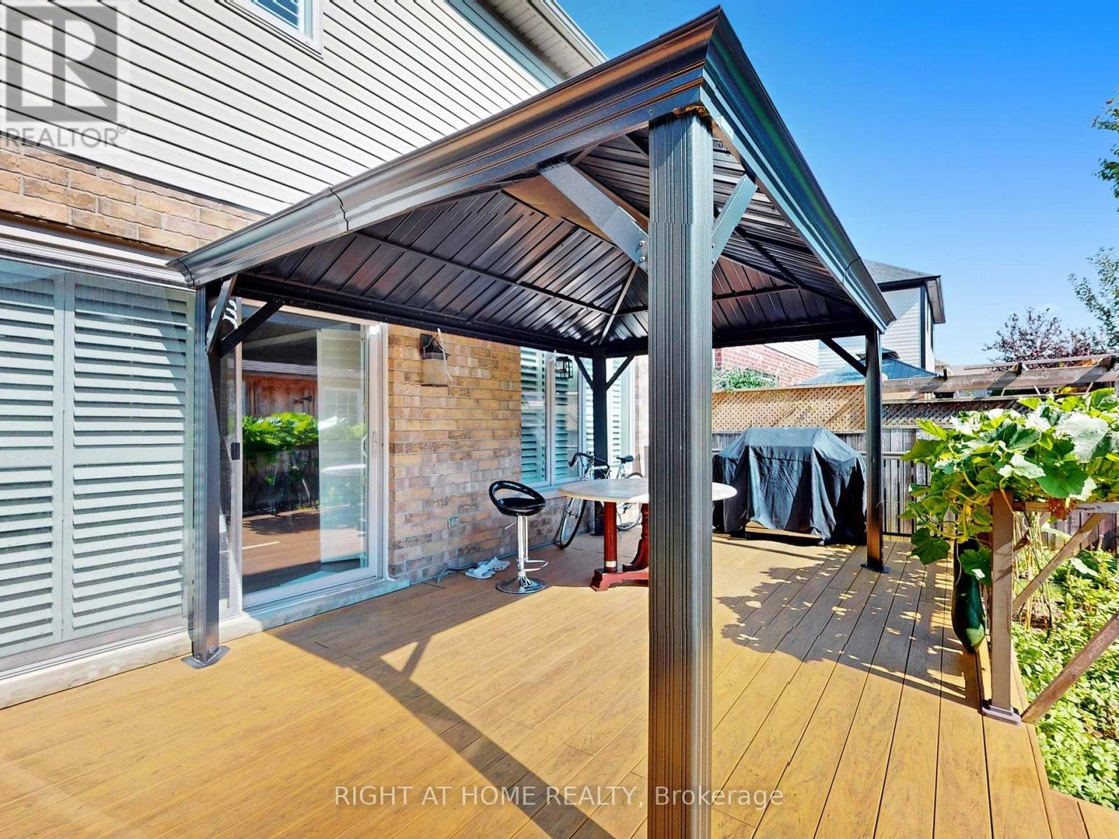 98 Willow Lane, Grimsby, Ontario  L3M 5P7 - Photo 49 - X12514190