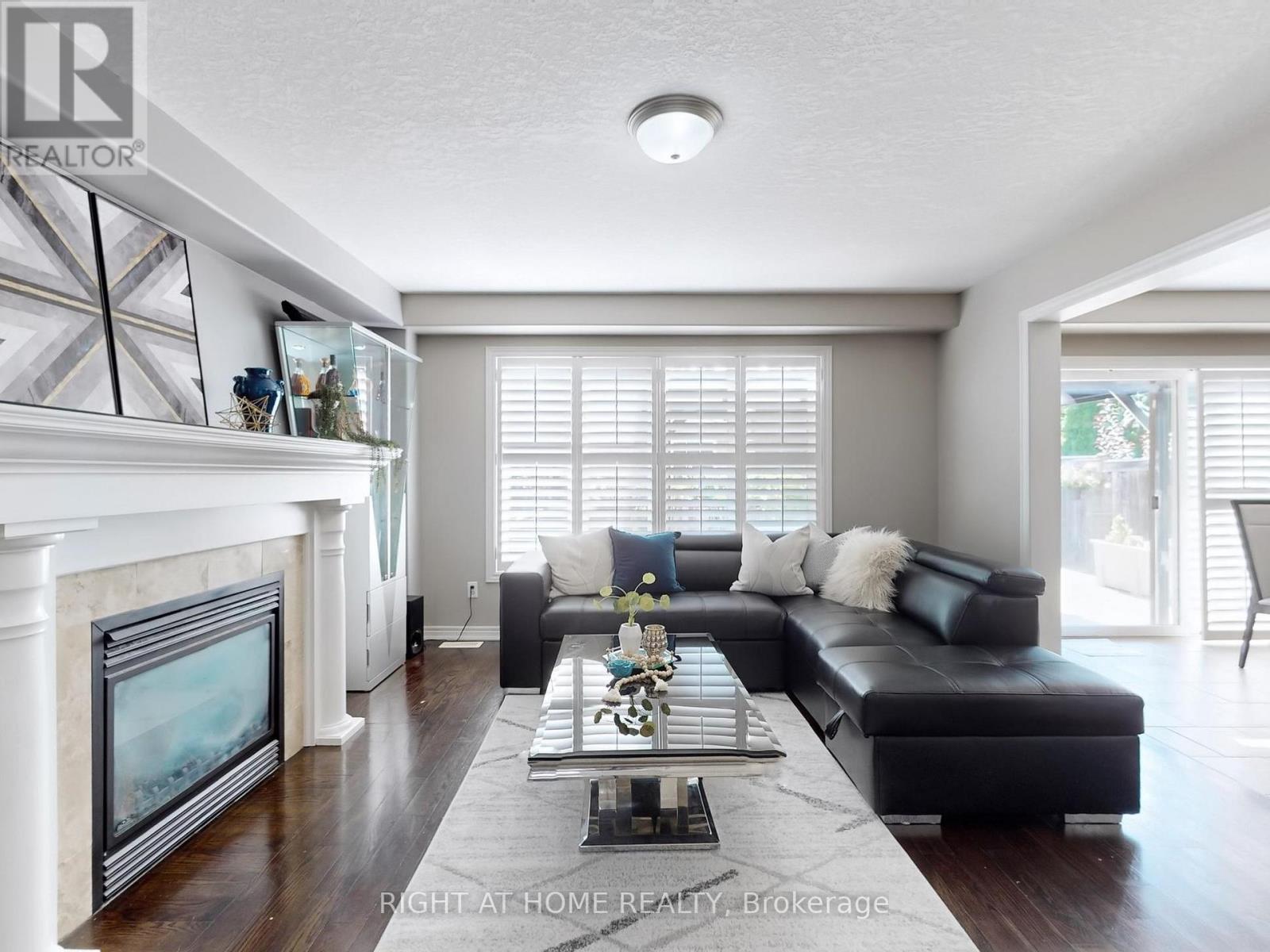 98 Willow Lane, Grimsby, Ontario  L3M 5P7 - Photo 6 - X12514190