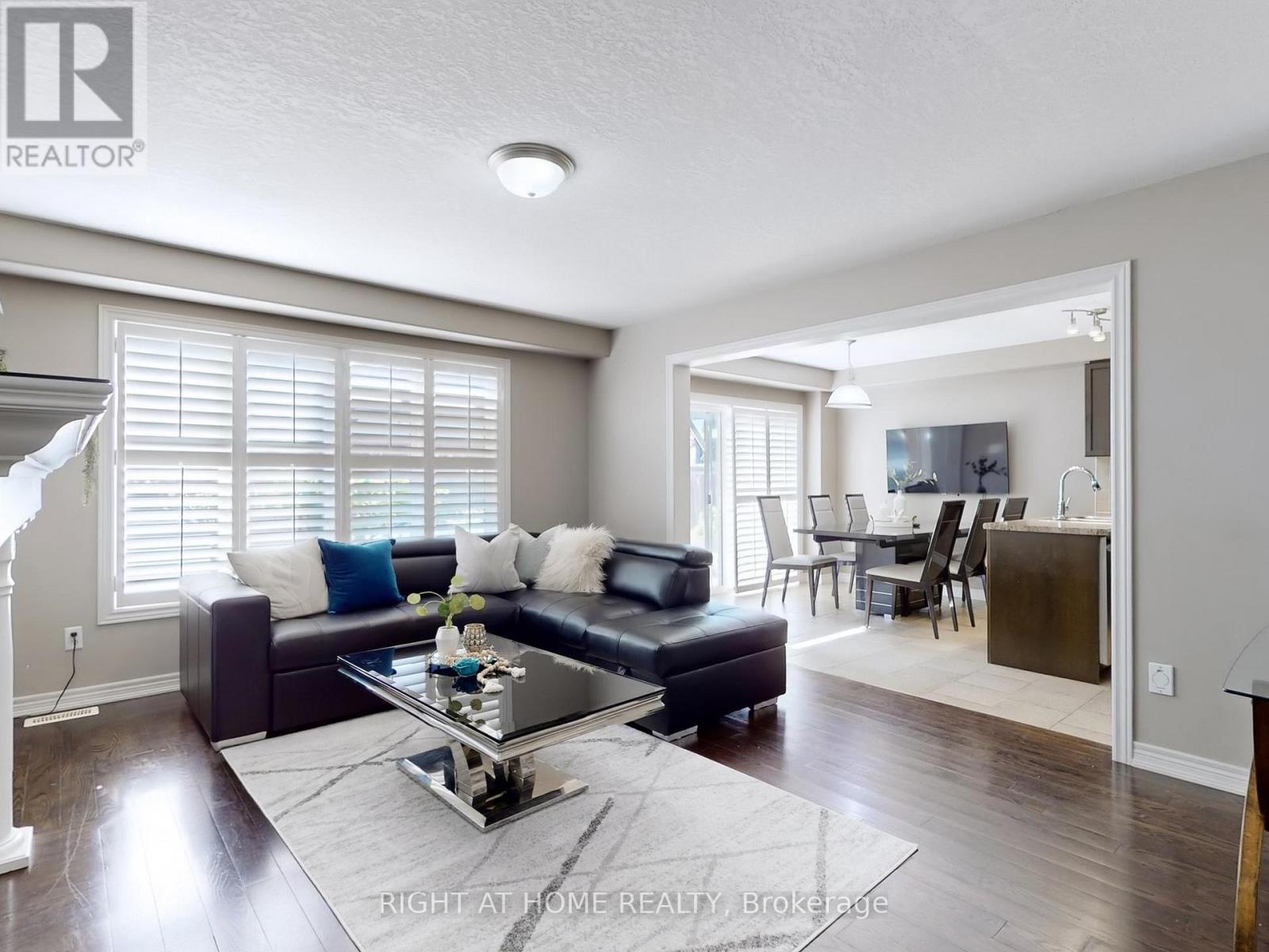 98 Willow Lane, Grimsby, Ontario  L3M 5P7 - Photo 7 - X12514190