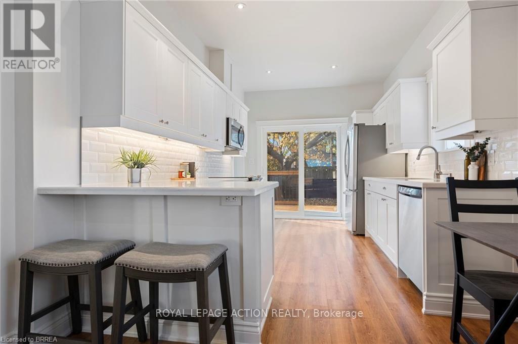 14 Spring Street, Brantford, Ontario N3T 4M3 - Photo 10 - X12514270