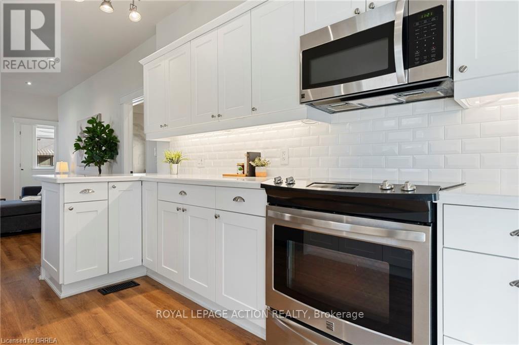 14 Spring Street, Brantford, Ontario N3T 4M3 - Photo 11 - X12514270