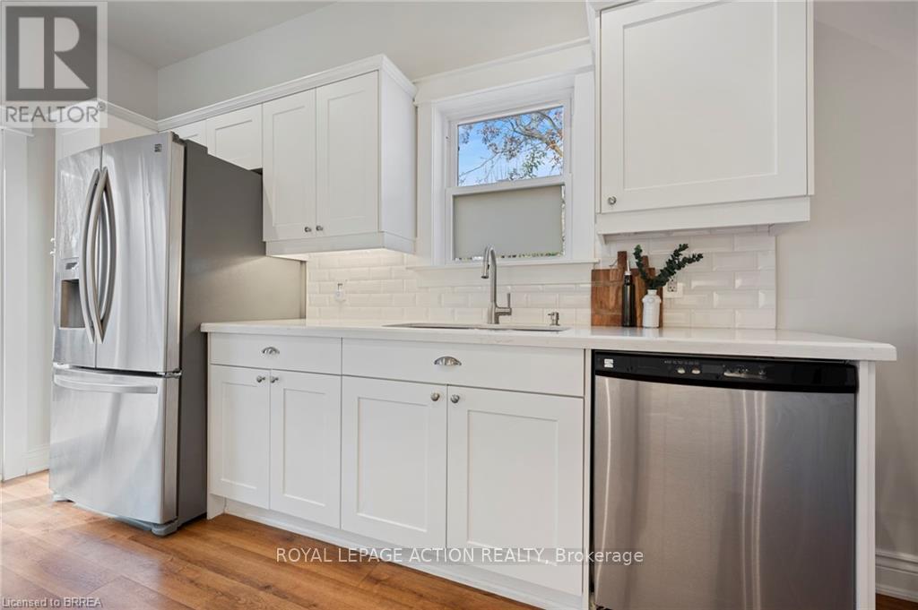 14 Spring Street, Brantford, Ontario N3T 4M3 - Photo 12 - X12514270