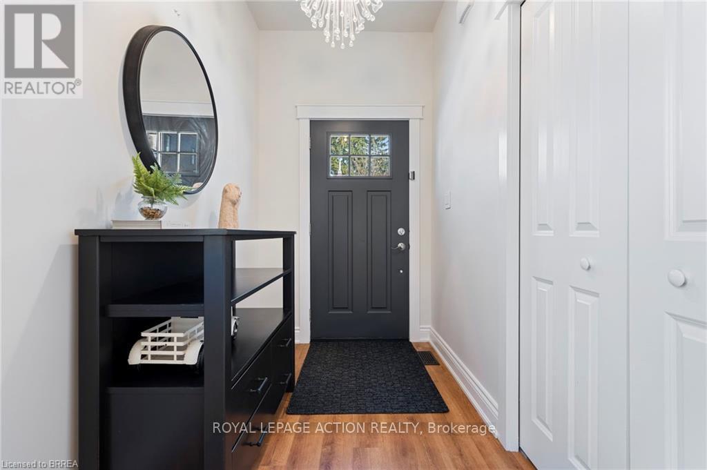 14 Spring Street, Brantford, Ontario N3T 4M3 - Photo 5 - X12514270