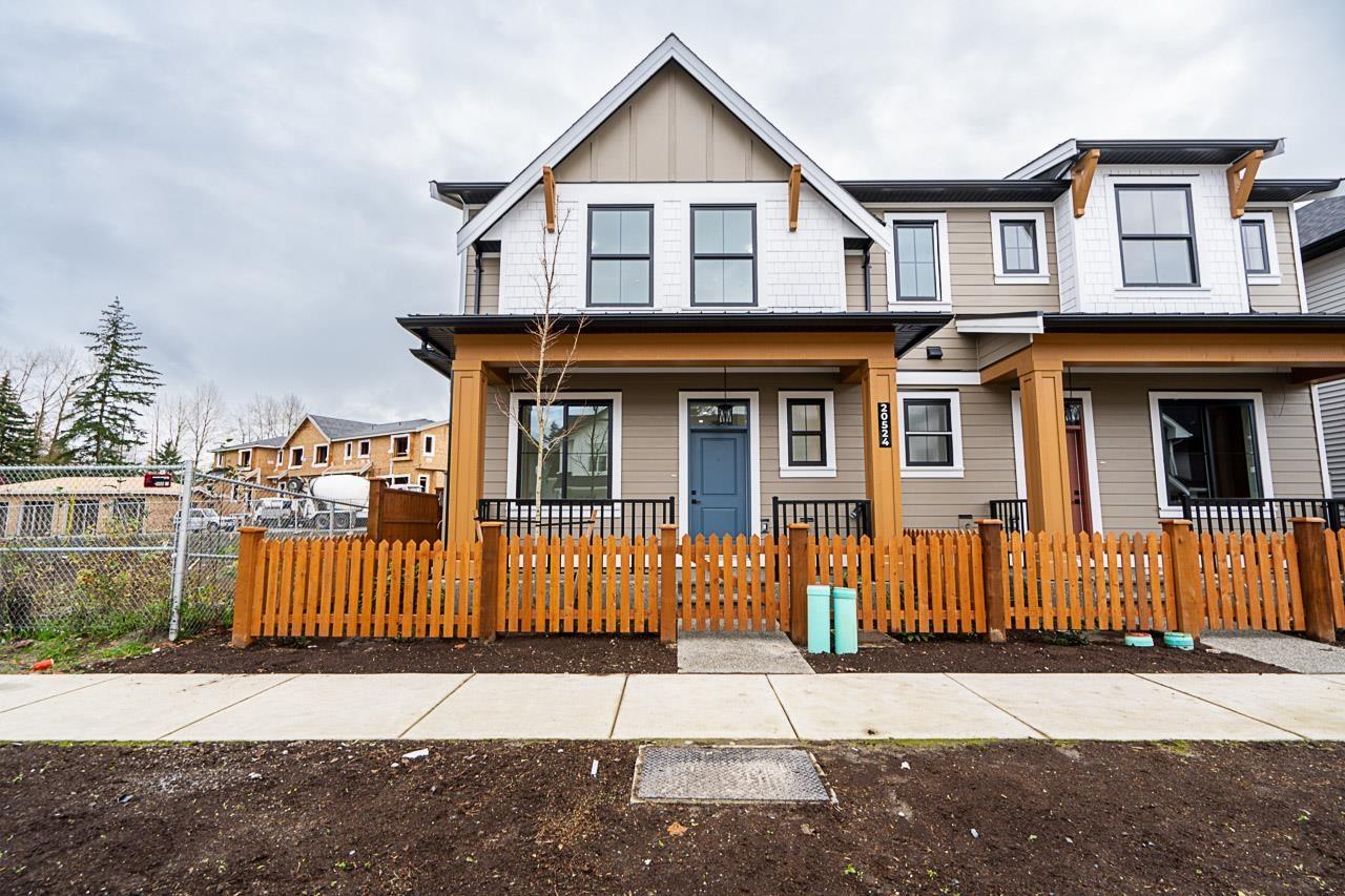 20524 76 AVENUE, Langley, British Columbia