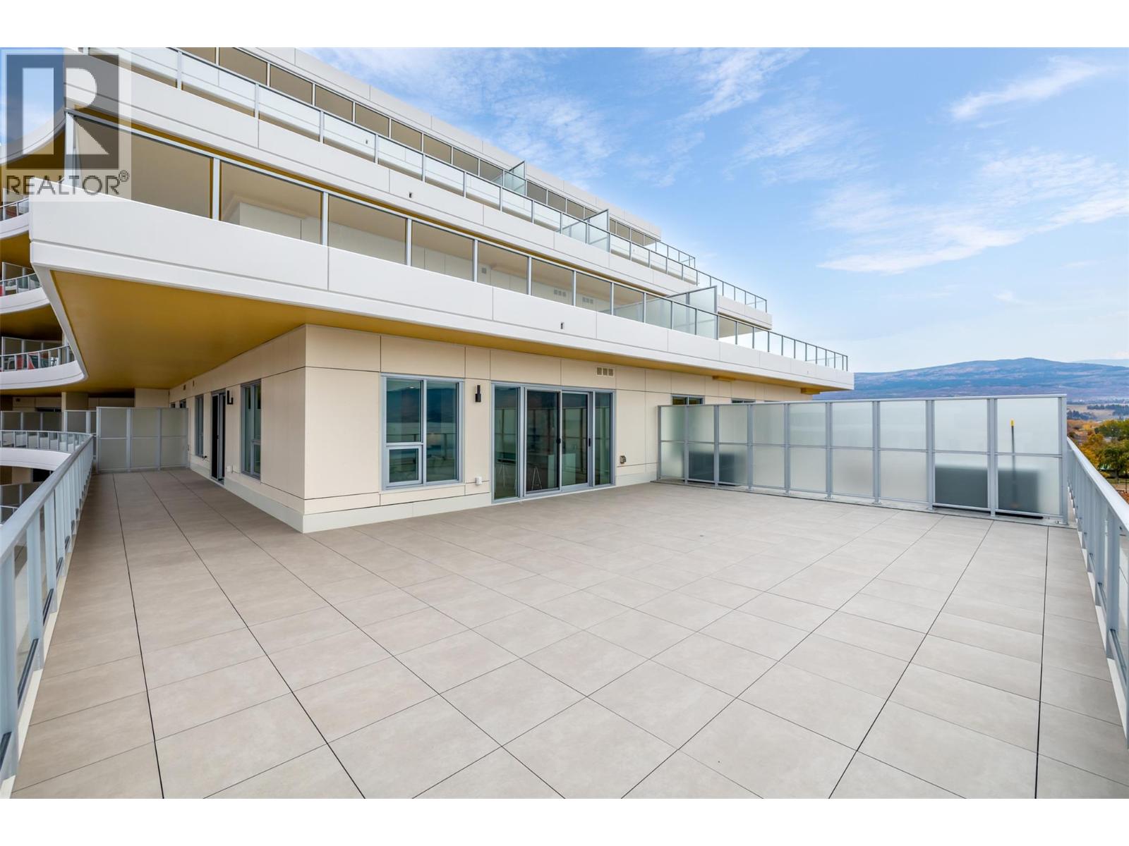 3340 Lakeshore Drive Unit# 706, Kelowna, British Columbia  V1W 0H6 - Photo 2 - 10367545
