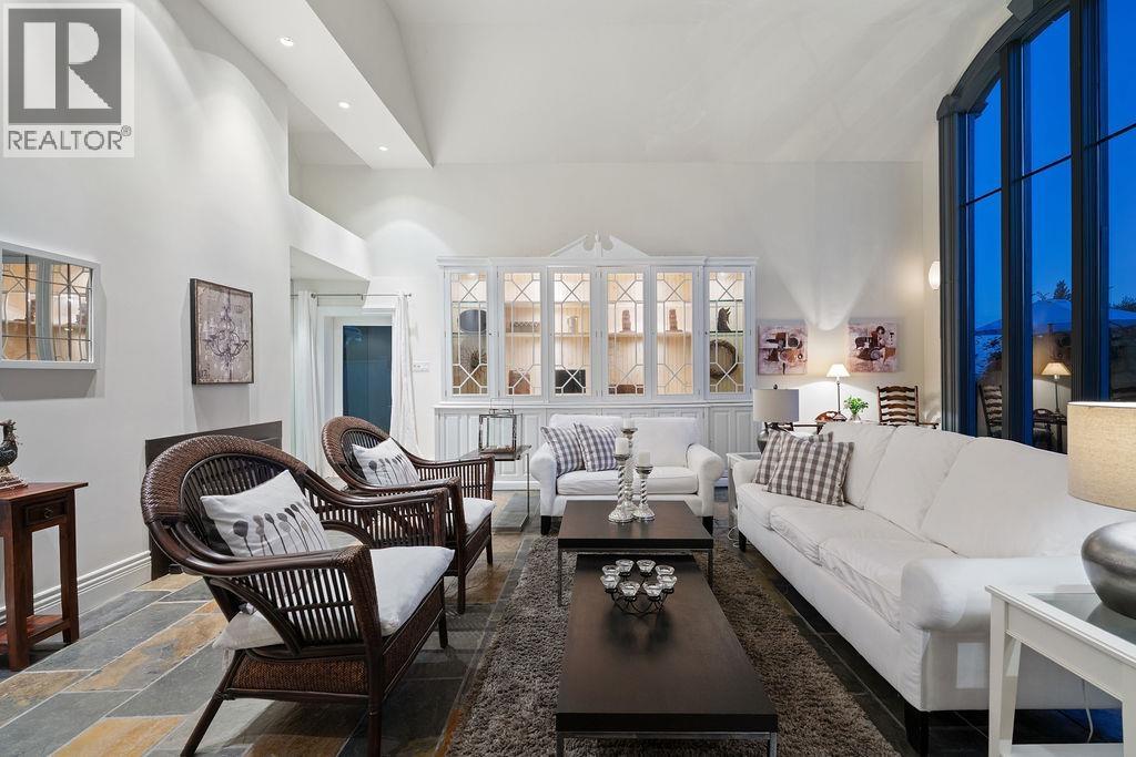 284 Sandringham Crescent, North Vancouver, British Columbia V7N 2R8 - Photo 7 - R3065152