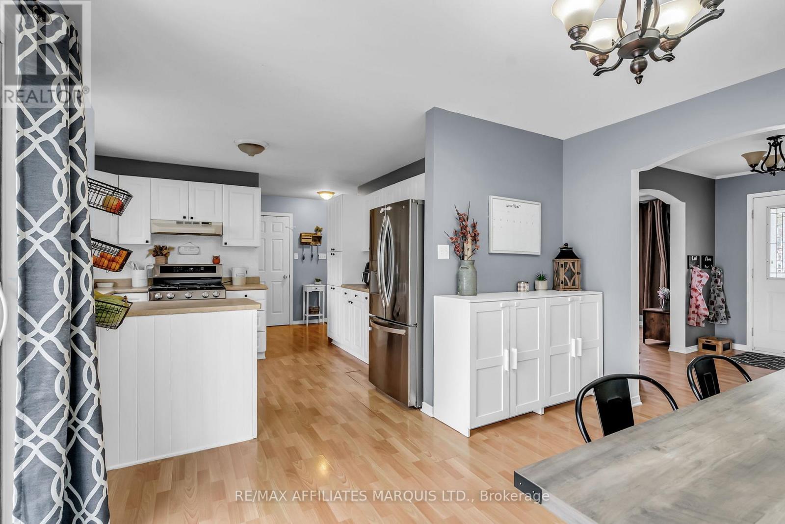 17 Napier Street, South Stormont, Ontario K0C 1M0 - Photo 10 - X12514344