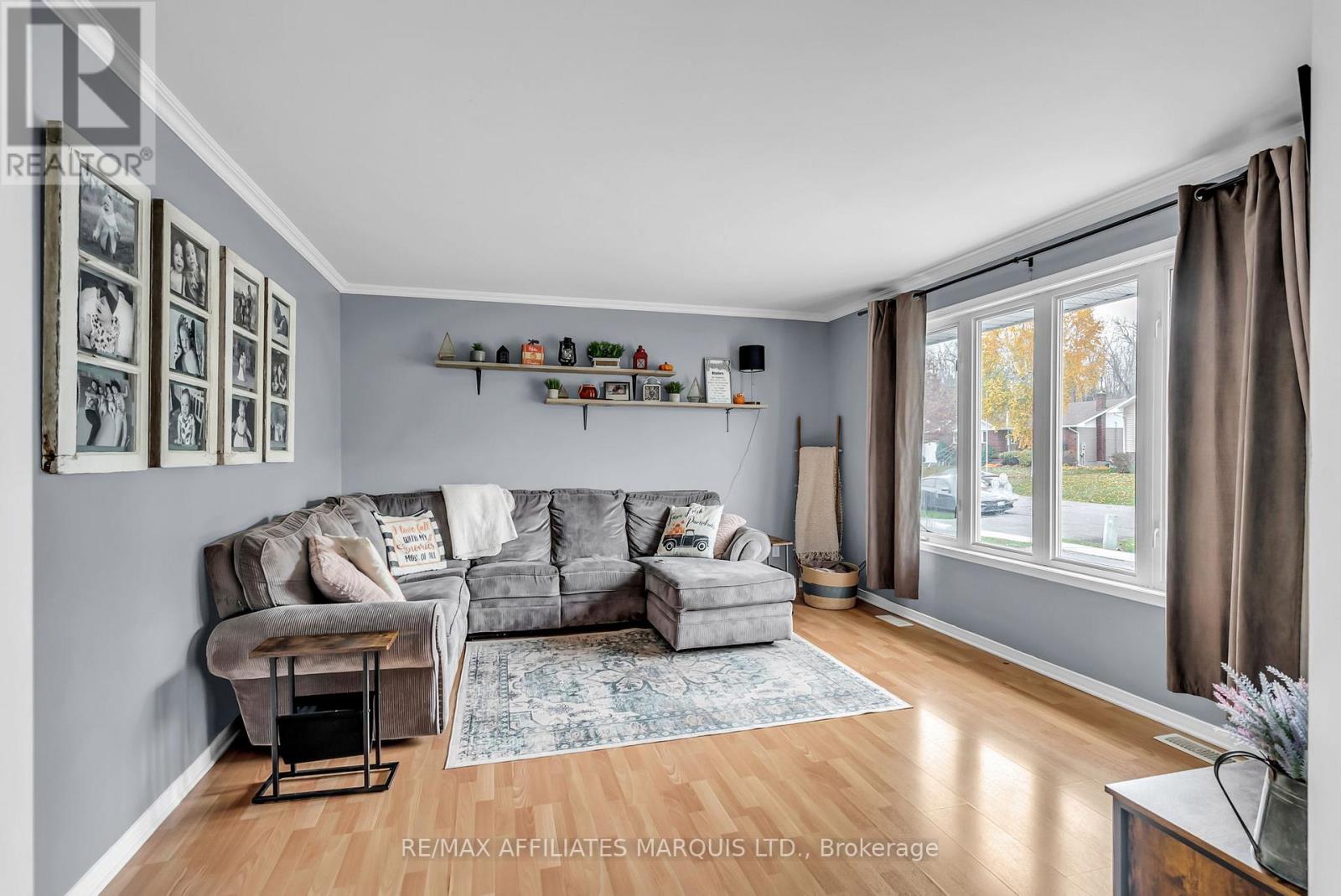 17 Napier Street, South Stormont, Ontario K0C 1M0 - Photo 2 - X12514344