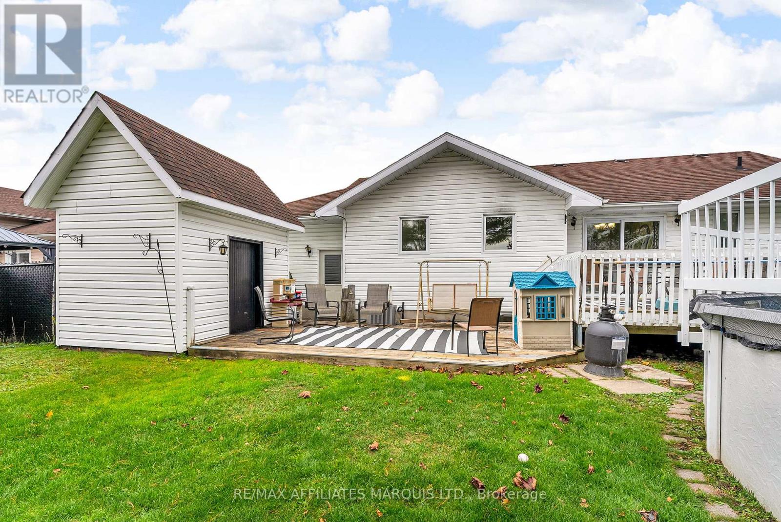 17 Napier Street, South Stormont, Ontario K0C 1M0 - Photo 34 - X12514344