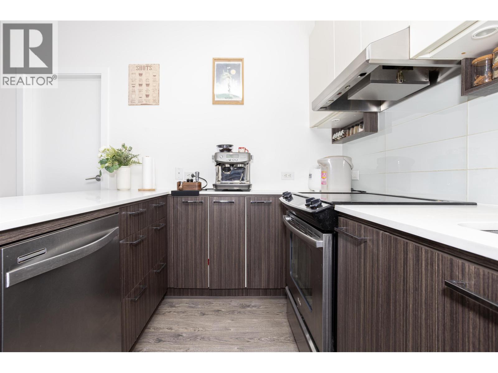 207 553 Foster Avenue, Coquitlam, British Columbia  V3J 0B5 - Photo 6 - R3058807