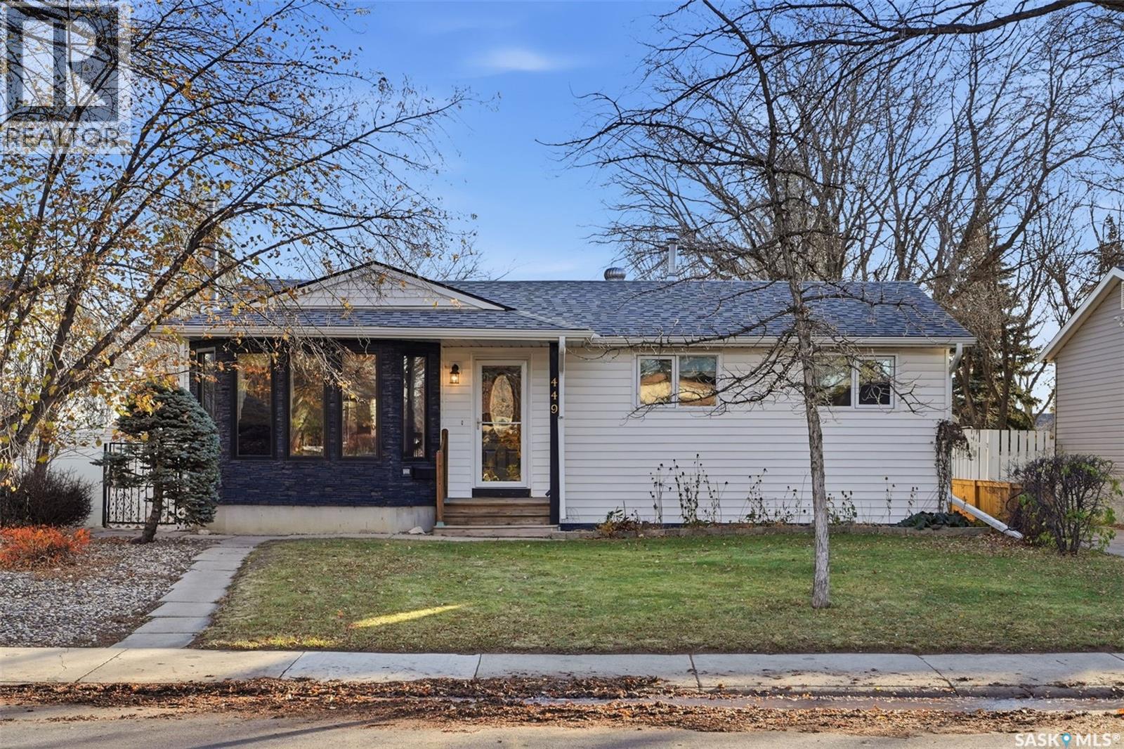449 Simon Fraser CRESCENT, Saskatoon, Saskatchewan