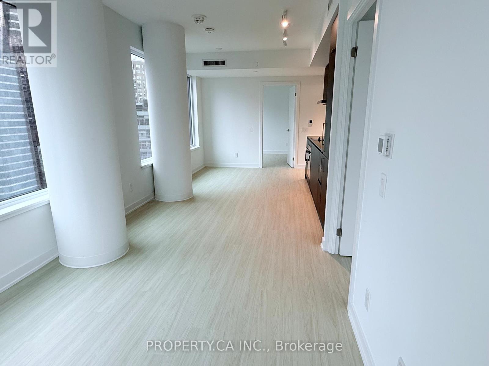 1916 - 8 Wellesley Street W, Toronto, Ontario  M4Y 0J5 - Photo 10 - C12514408