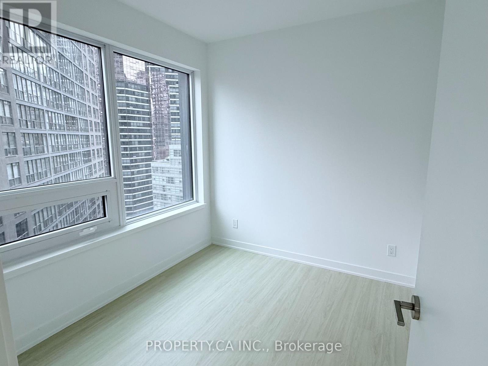 1916 - 8 Wellesley Street W, Toronto, Ontario  M4Y 0J5 - Photo 11 - C12514408