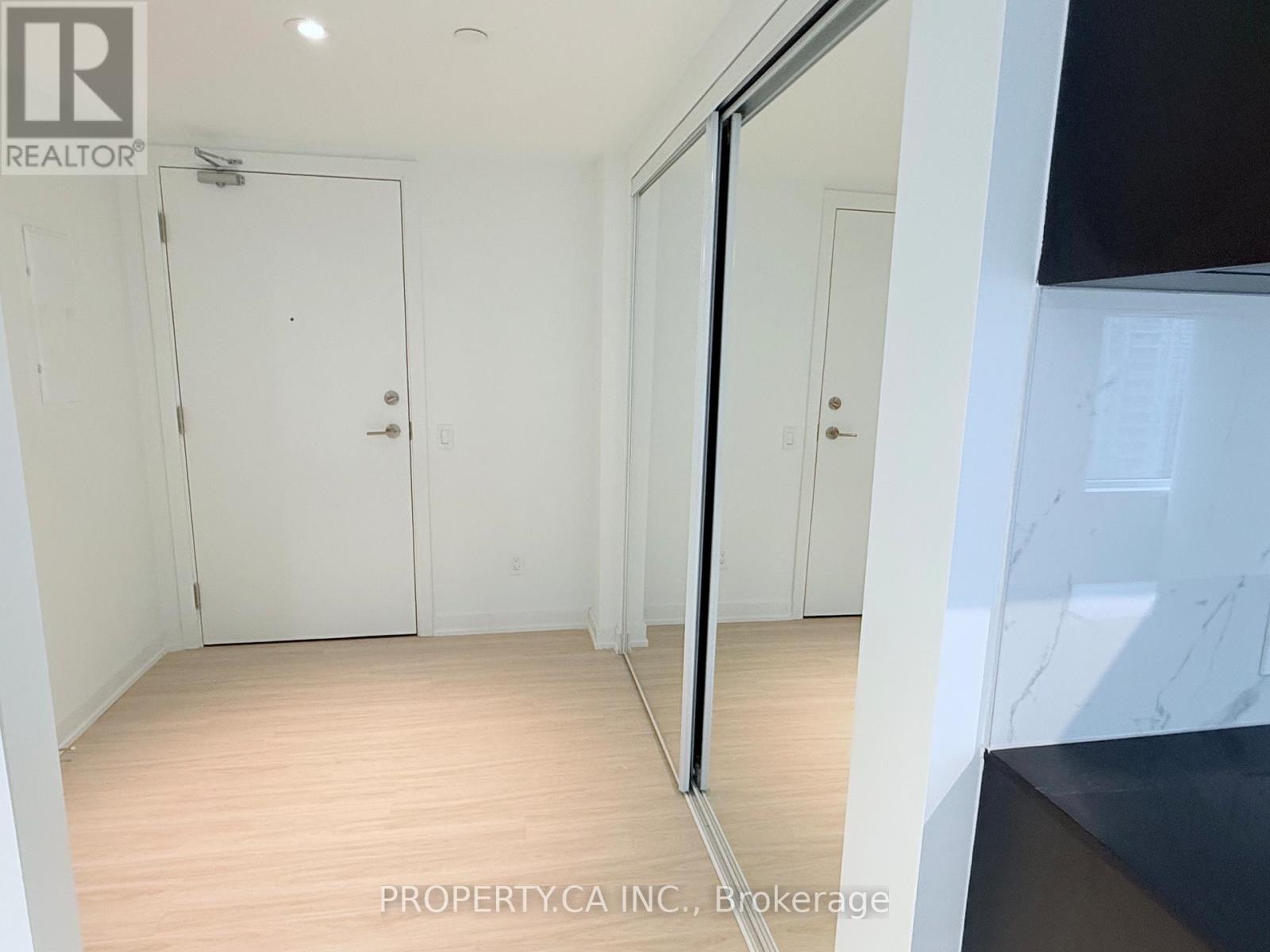 1916 - 8 Wellesley Street W, Toronto, Ontario  M4Y 0J5 - Photo 12 - C12514408