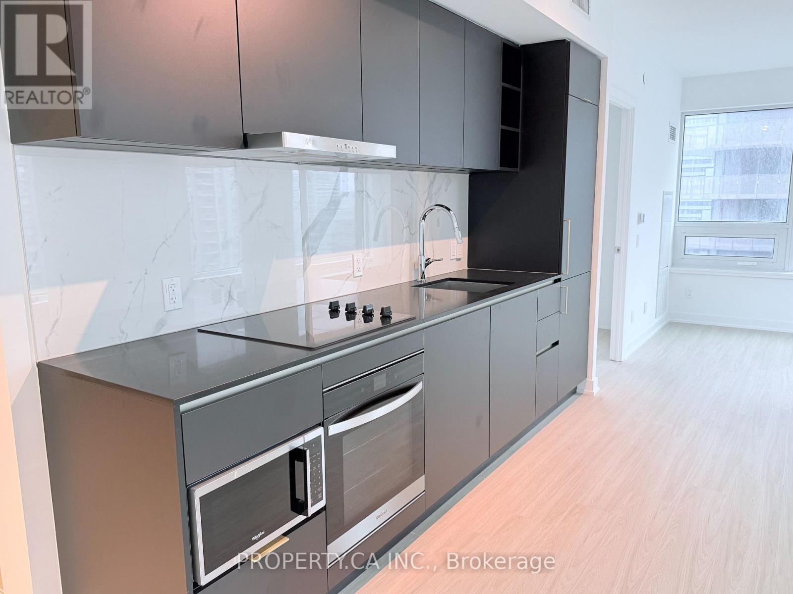 1916 - 8 Wellesley Street W, Toronto, Ontario  M4Y 0J5 - Photo 3 - C12514408