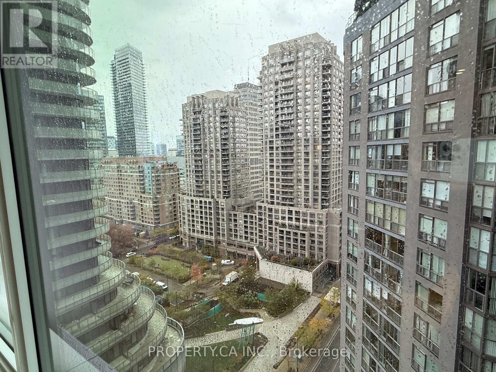 1916 - 8 Wellesley Street W, Toronto, Ontario  M4Y 0J5 - Photo 6 - C12514408