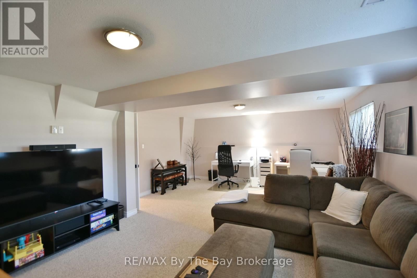 8 Pridham Court, Wasaga Beach, Ontario L9Z 1M4 - Photo 23 - S12514698