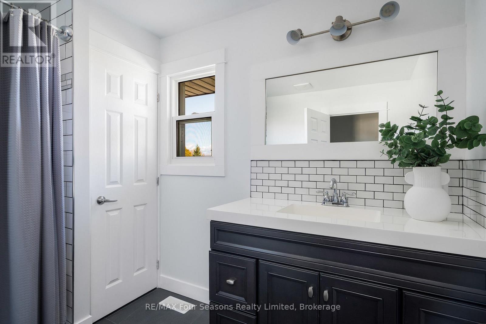 475 Lyons Court, Wasaga Beach, Ontario  L9Z 1V1 - Photo 21 - S12514704