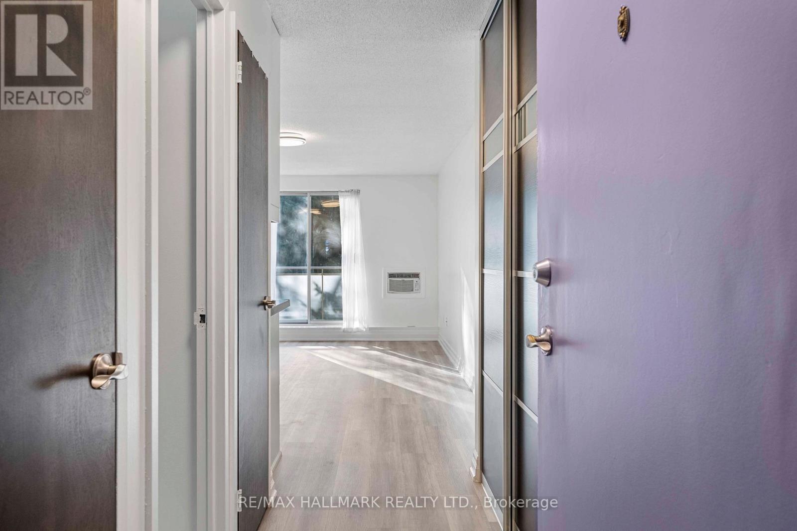 316 - 123 Woodbine Avenue, Toronto, Ontario  M4L 3V8 - Photo 3 - E12514330