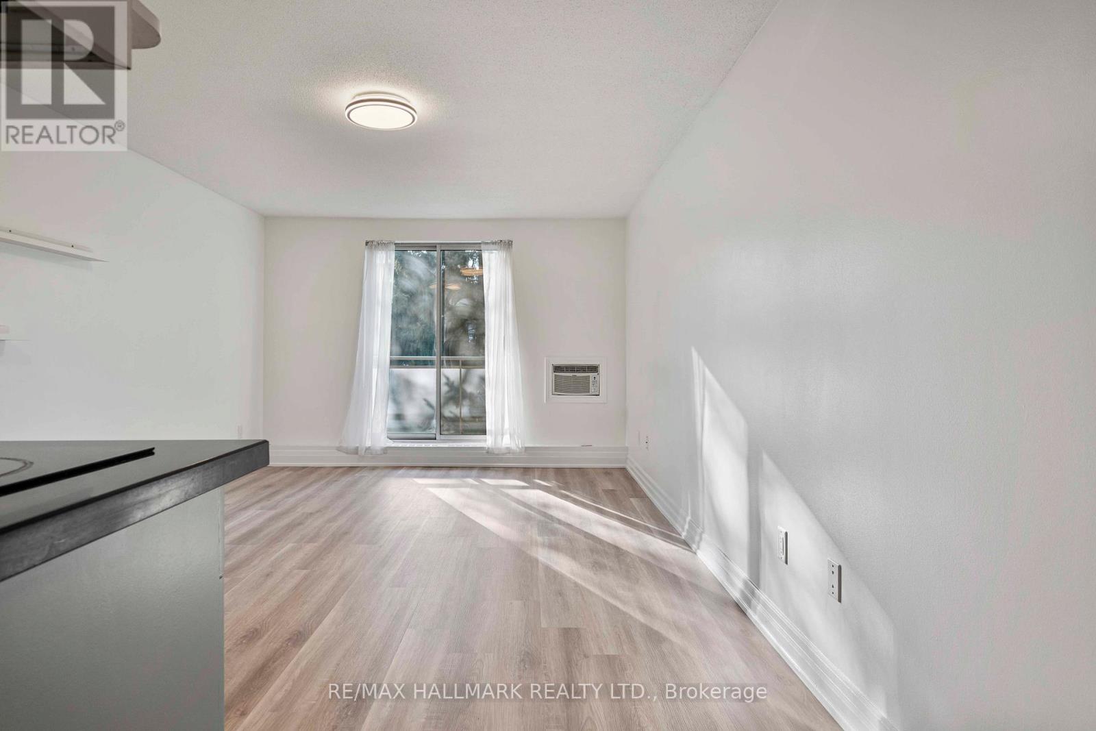 316 - 123 Woodbine Avenue, Toronto, Ontario  M4L 3V8 - Photo 4 - E12514330