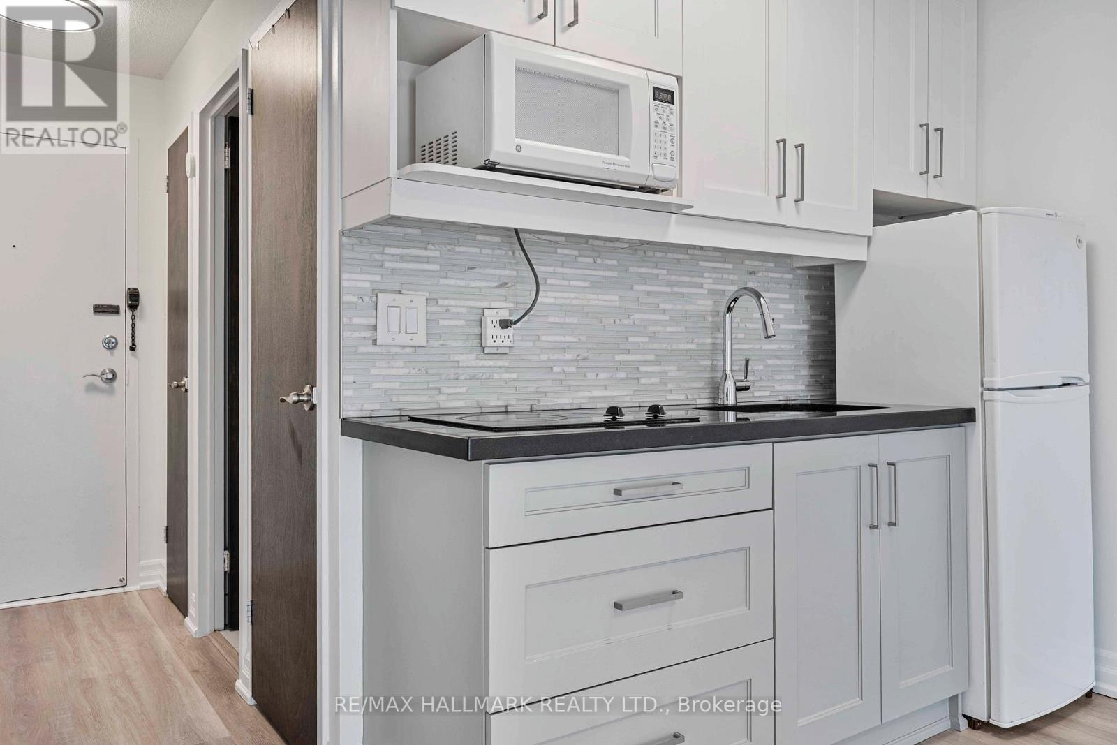 316 - 123 Woodbine Avenue, Toronto, Ontario  M4L 3V8 - Photo 7 - E12514330