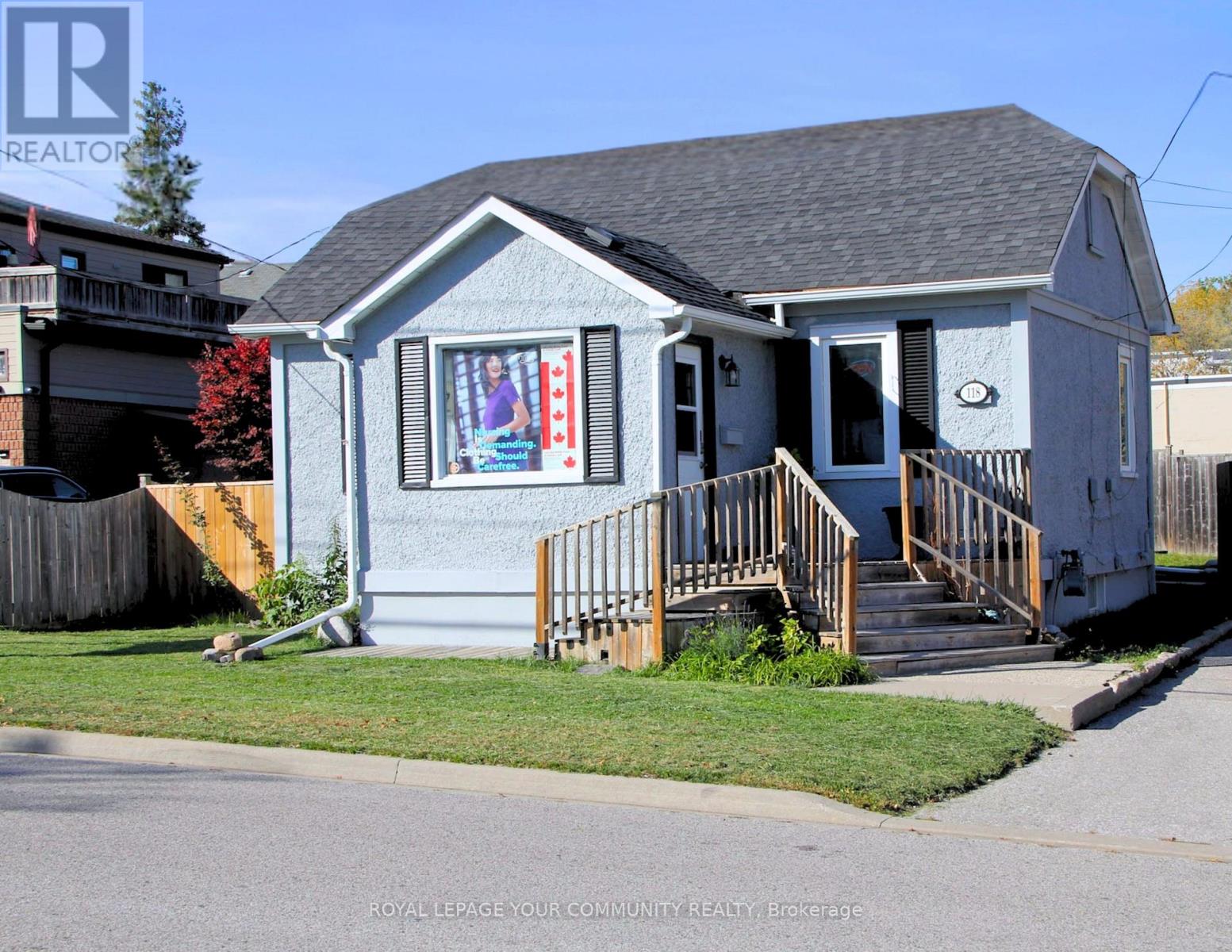 118 John Street, Whitby, Ontario  L1N 2T3 - Photo 2 - E12514428