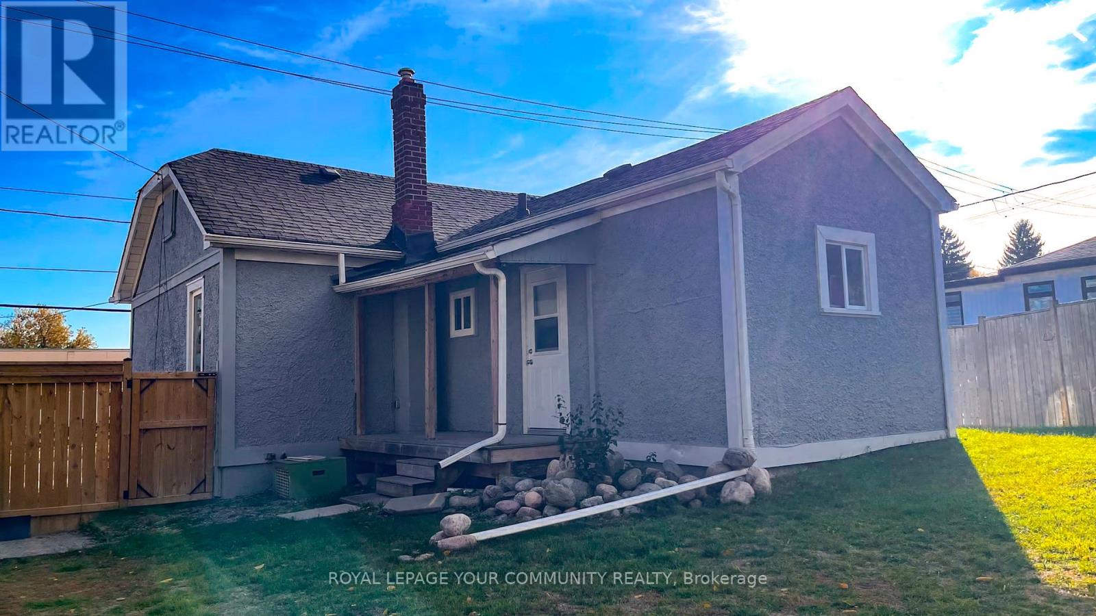 118 John Street, Whitby, Ontario  L1N 2T3 - Photo 7 - E12514428