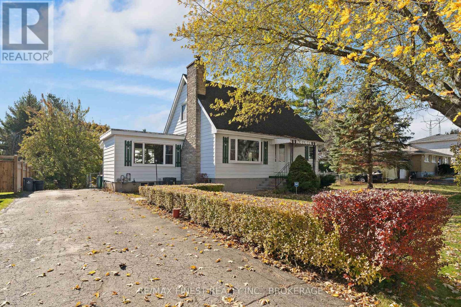 1761 Floyd Avenue, Kingston, Ontario K7L 4V4 - Photo 1 - X12514546