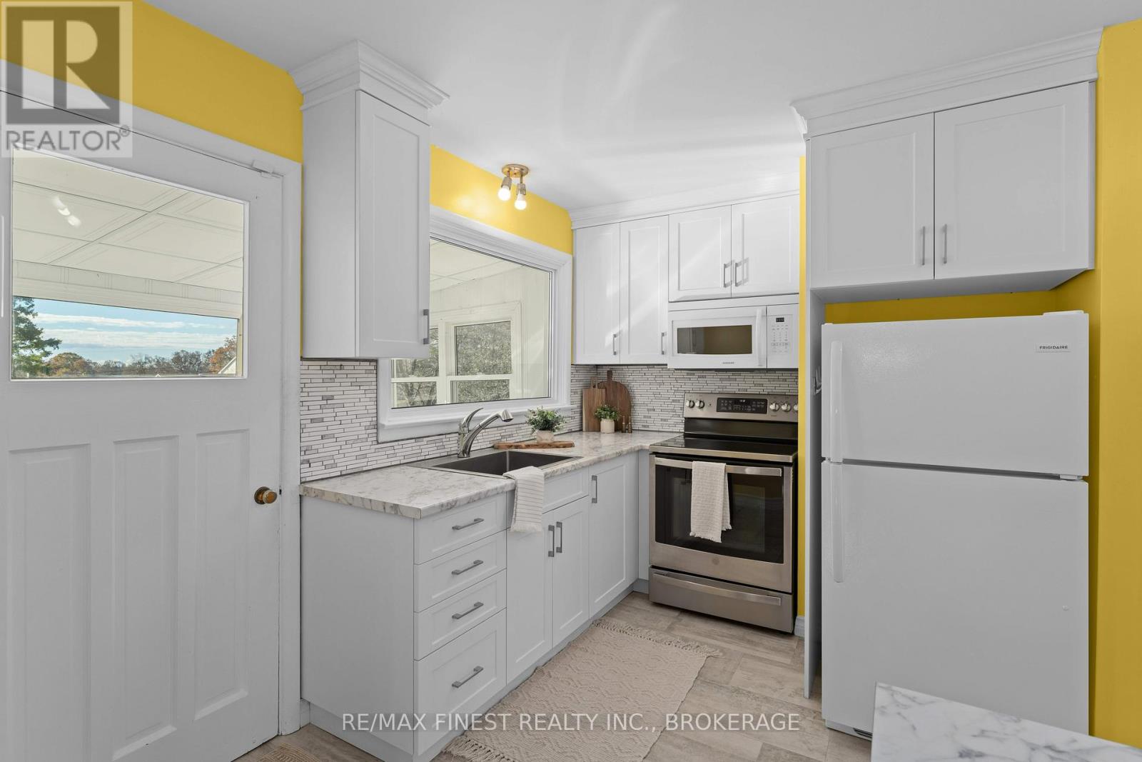 1761 Floyd Avenue, Kingston, Ontario K7L 4V4 - Photo 10 - X12514546