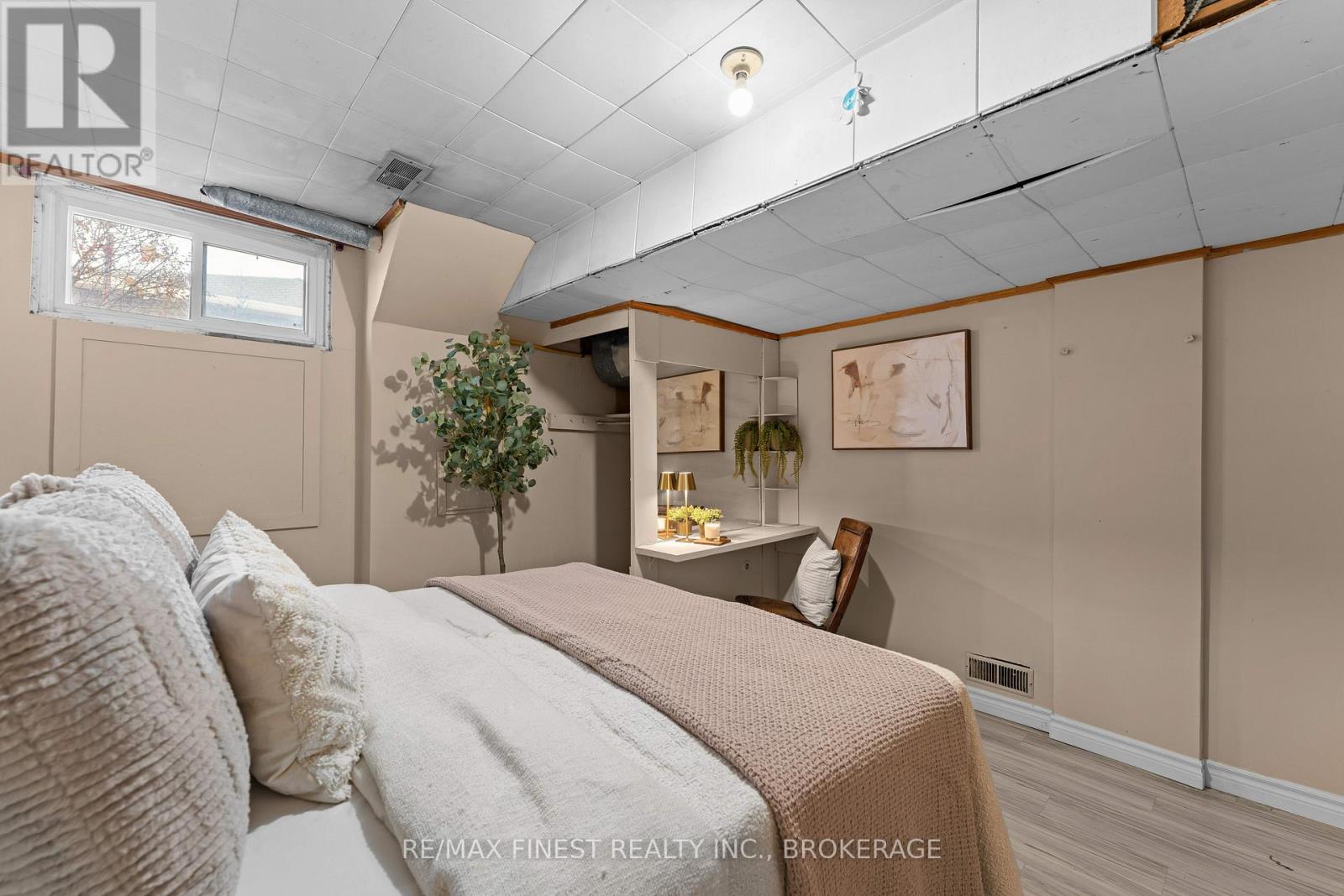 1761 Floyd Avenue, Kingston, Ontario K7L 4V4 - Photo 35 - X12514546