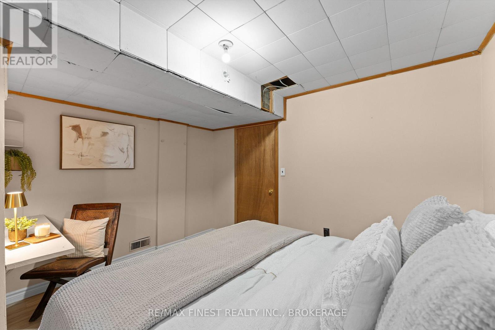 1761 Floyd Avenue, Kingston, Ontario K7L 4V4 - Photo 37 - X12514546