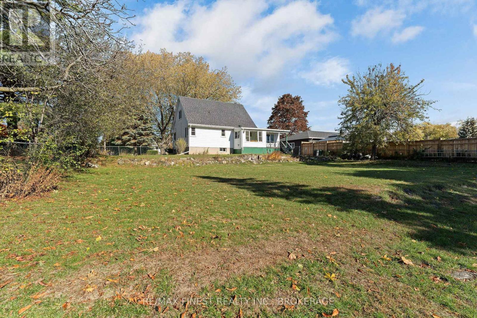 1761 Floyd Avenue, Kingston, Ontario K7L 4V4 - Photo 41 - X12514546