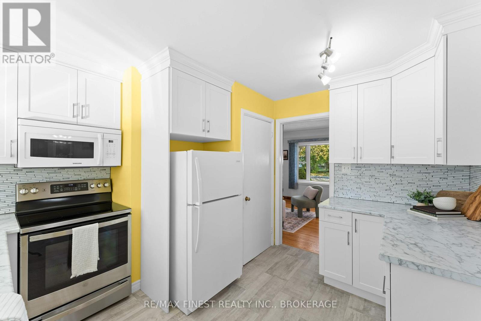 1761 Floyd Avenue, Kingston, Ontario K7L 4V4 - Photo 7 - X12514546