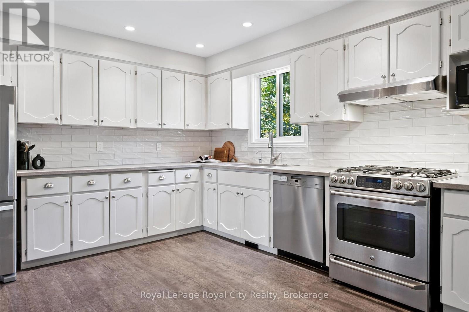 41 Shoemaker Crescent, Guelph (Junction/onward Willow), Ontario  N1K 1J5 - Photo 9 - X12514594