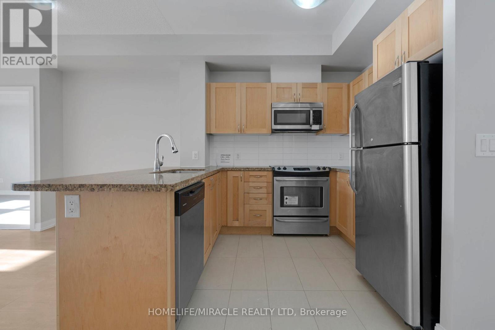 216 - 540 Bur Oak Avenue S, Markham, Ontario  L6C 0Y2 - Photo 11 - N12499558