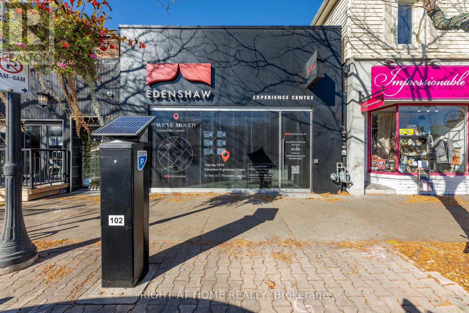 72 LAKESHORE ROAD E, Mississauga, Ontario