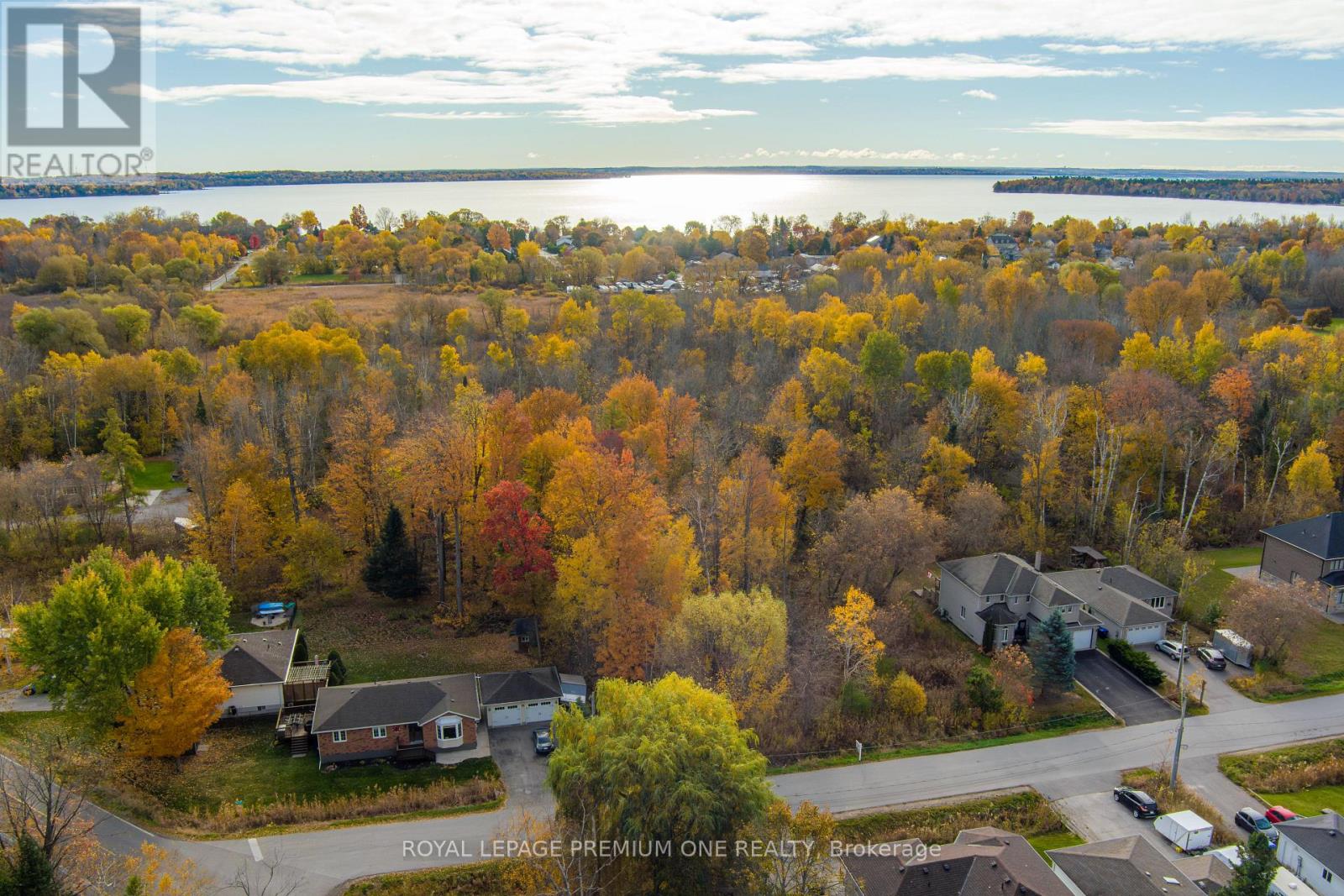 909c Willow Street, Innisfil, Ontario  L0L 1C0 - Photo 5 - N12514316