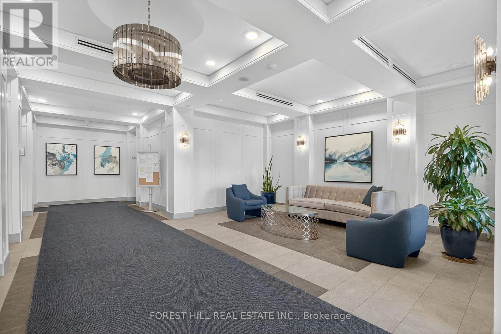 311 - 19 Northern Heights Drive, Richmond Hill, Ontario  L4B 4M4 - Photo 2 - N12514338