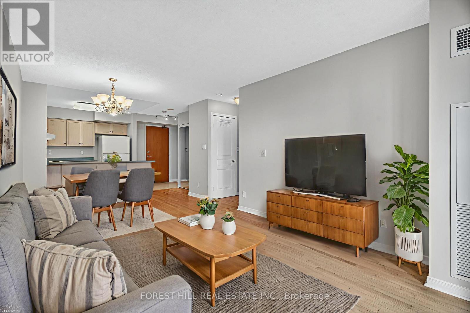 311 - 19 Northern Heights Drive, Richmond Hill, Ontario  L4B 4M4 - Photo 6 - N12514338