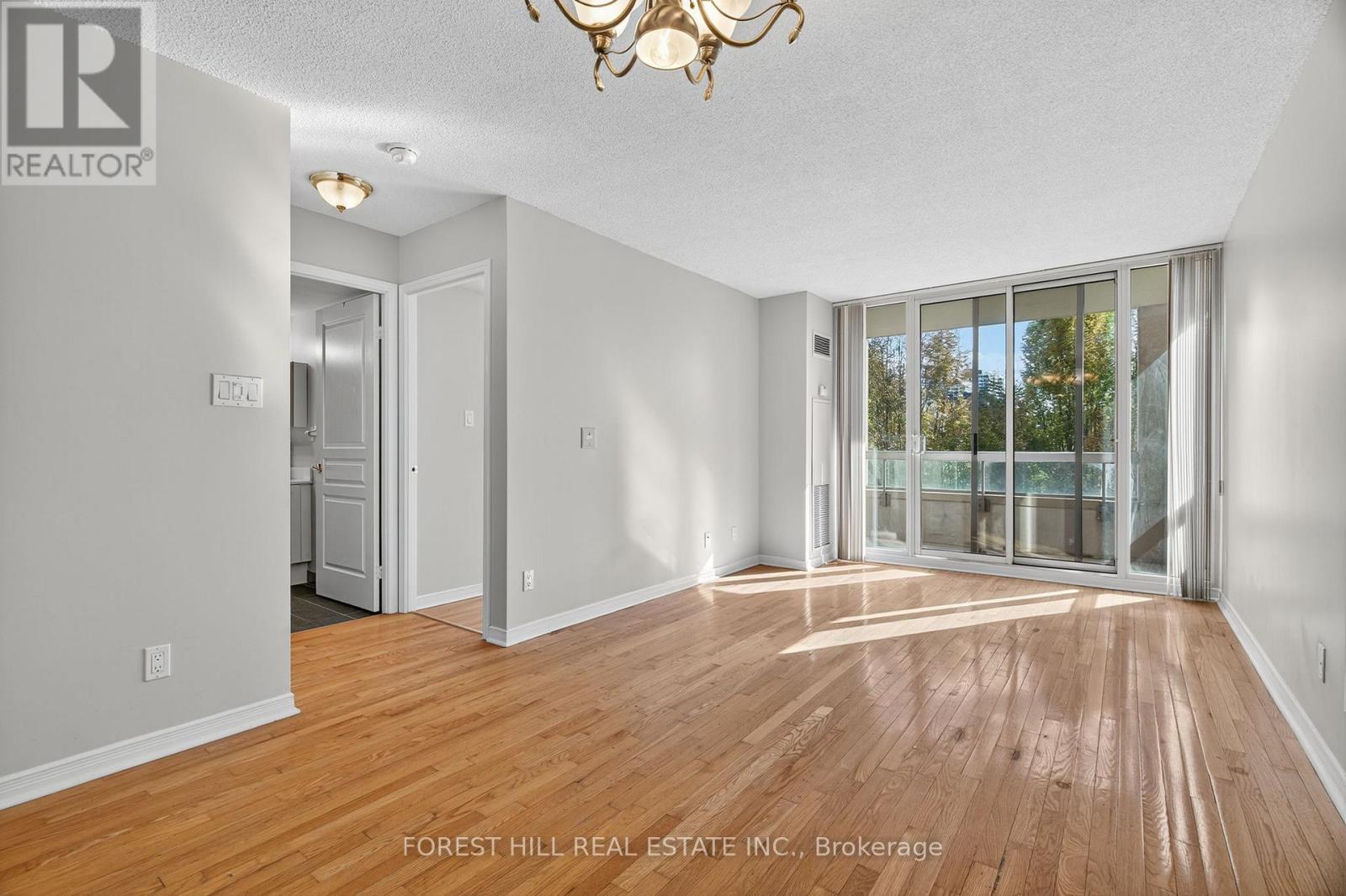 311 - 19 Northern Heights Drive, Richmond Hill, Ontario  L4B 4M4 - Photo 7 - N12514338