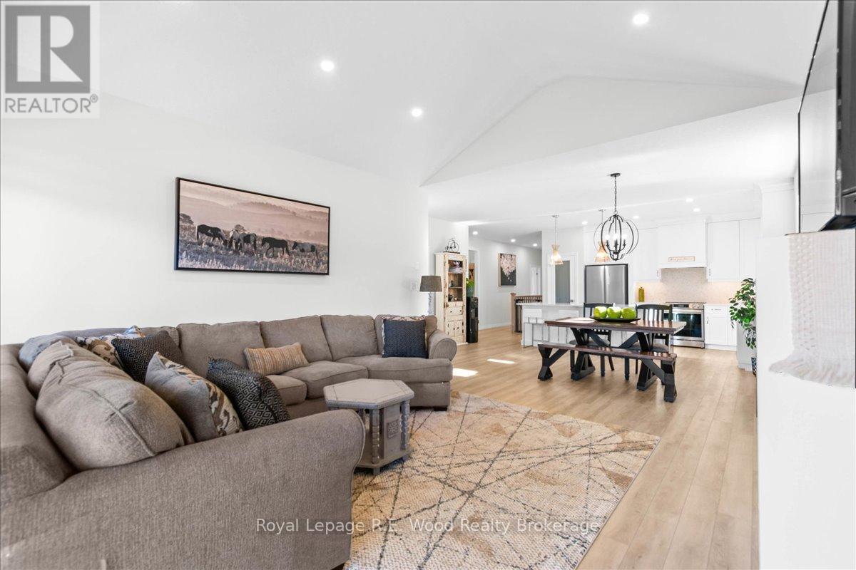 79 Canary Street, Tillsonburg, Ontario  N4G 0K3 - Photo 25 - X12514444