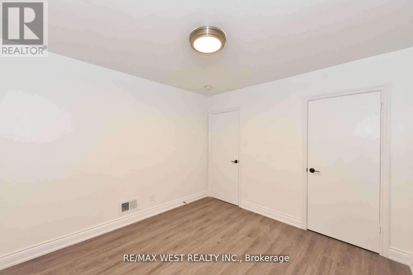 Main - 168 Strathnairn Avenue, Toronto, Ontario  M2M 2G1 - Photo 14 - W12514326