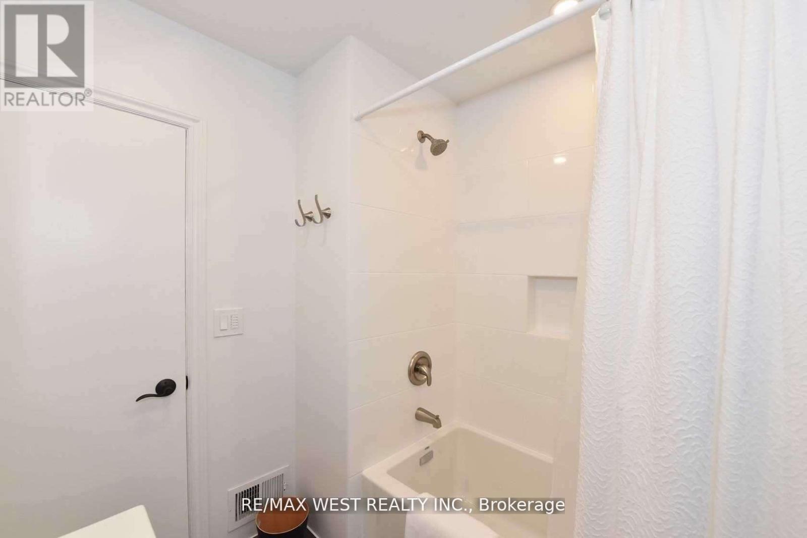 Main - 168 Strathnairn Avenue, Toronto, Ontario  M2M 2G1 - Photo 17 - W12514326