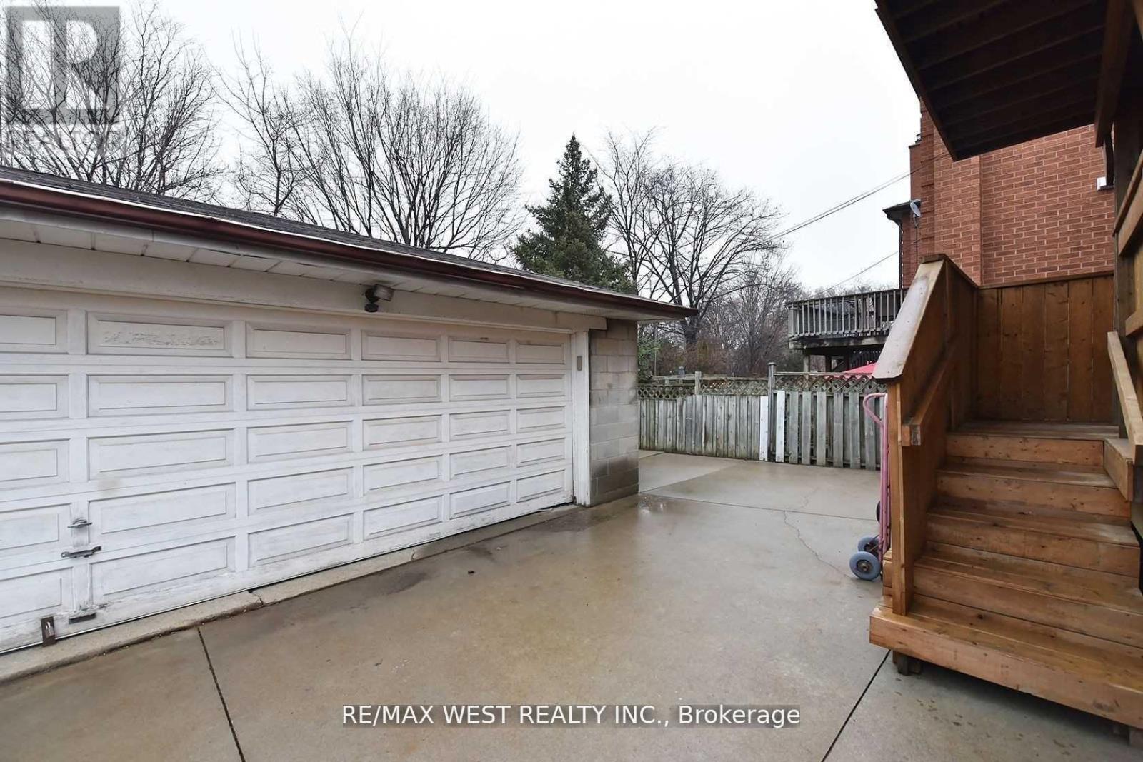 Main - 168 Strathnairn Avenue, Toronto, Ontario  M2M 2G1 - Photo 21 - W12514326