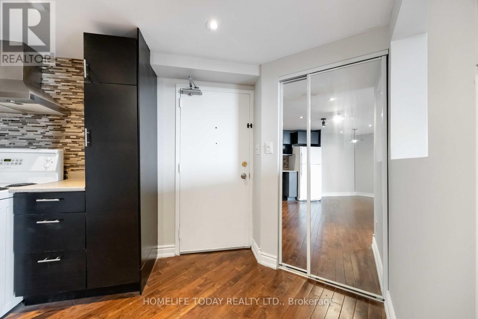 1603 - 330 Dixon Road, Toronto, Ontario  M9R 1S9 - Photo 17 - W12514376