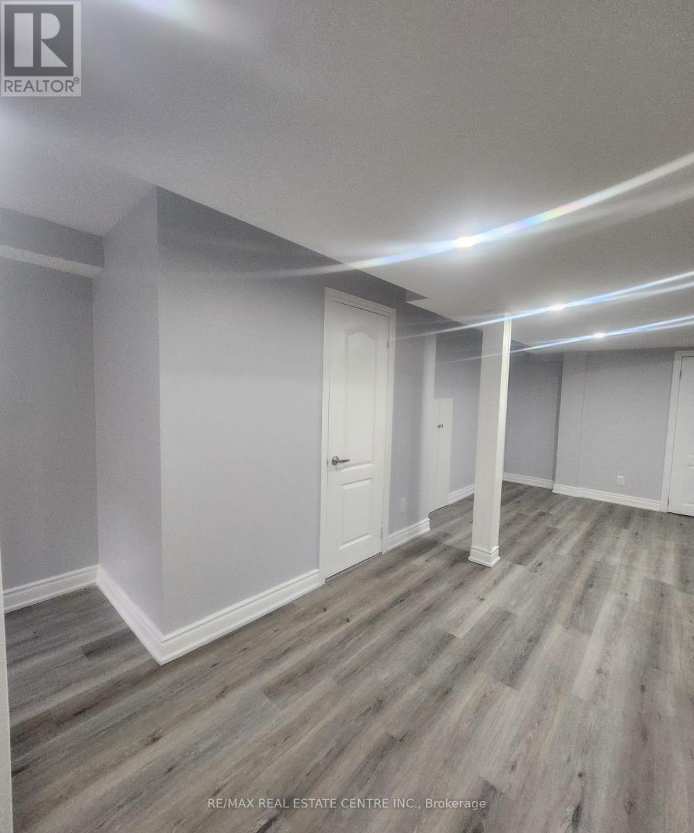 42 Baha (Basement) Crescent, Brampton, Ontario  L7A 2J3 - Photo 12 - W12514414