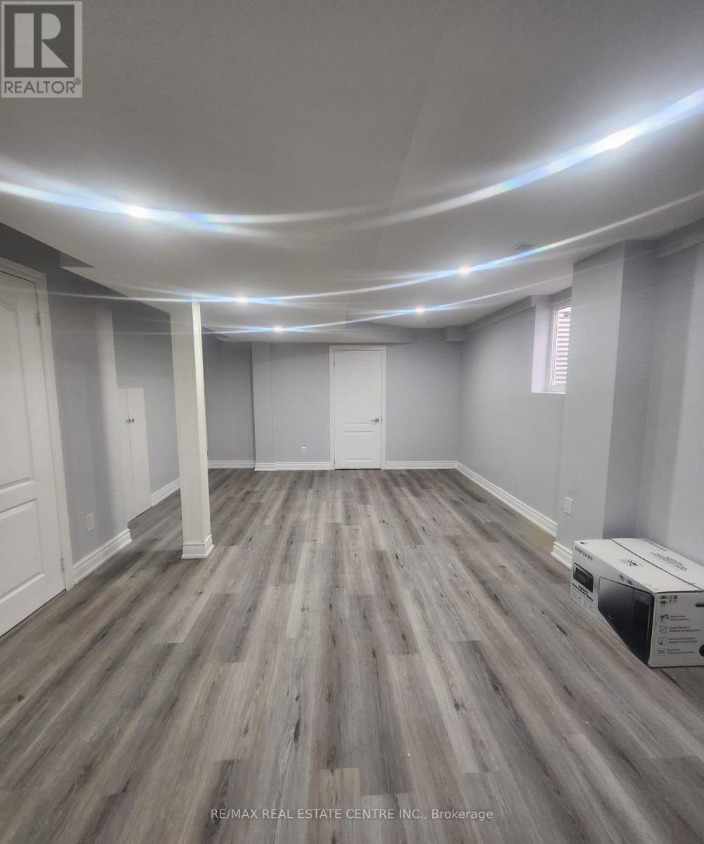 42 Baha (Basement) Crescent, Brampton, Ontario  L7A 2J3 - Photo 14 - W12514414